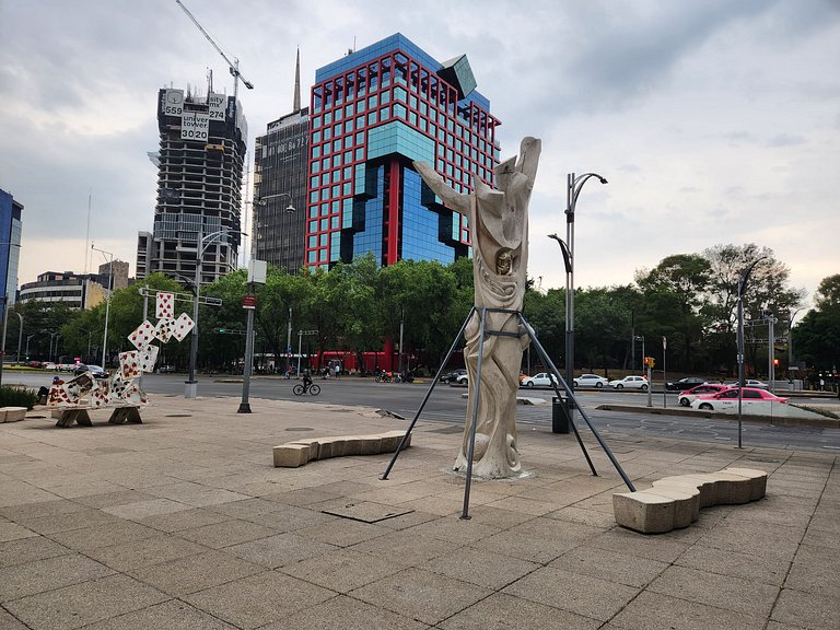 Apartment at just 30 steps of Paseo de la Reforma