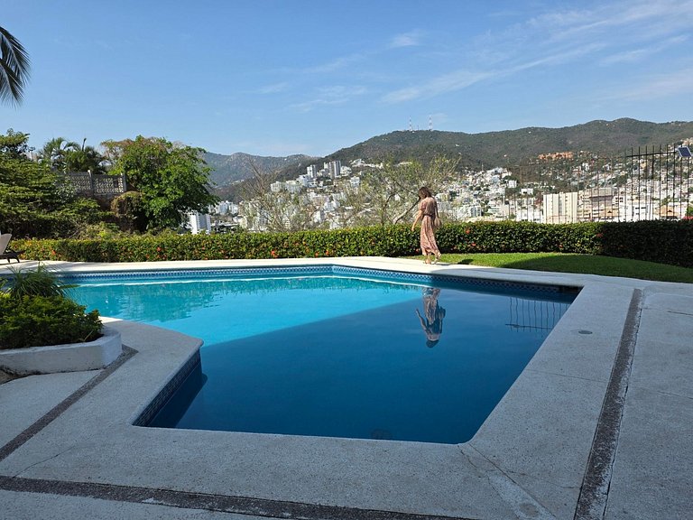 Spacious with 2 bedrooms, 2 bathrooms, and parking